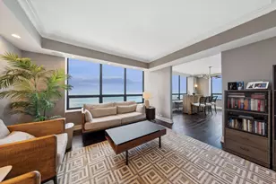 180 E Pearson St, Chicago, IL 60611 - Photo 13