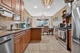 2638 N Windsor Dr, Arlington Heights, IL 60004 - Photo 9