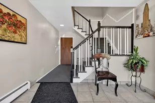 2638 N Windsor Dr, Arlington Heights, IL 60004 - Photo 5