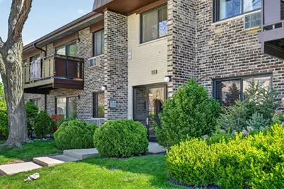 2638 N Windsor Drive #102, Arlington Heights, IL 60004 - Photo 1