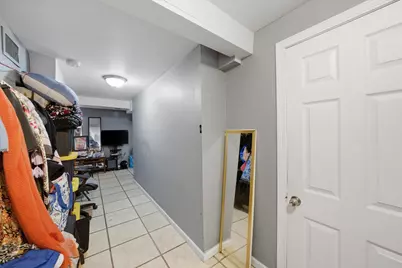 2637 S Karlov Avenue, Chicago, IL 60623 - Photo 23