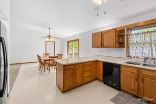 1224 Sandhurst Dr, Sandwich, IL 60548 - Photo 7