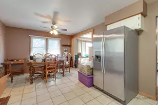 338 Ash Ave, Wood Dale, IL 60191 - Photo 5