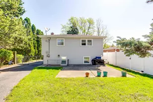 338 Ash Ave, Wood Dale, IL 60191 - Photo 17