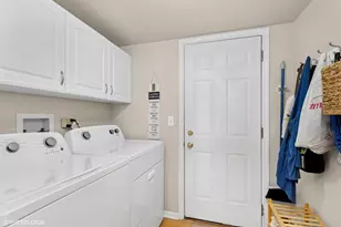 1706 Pine St, McHenry, IL 60051 - Photo 9