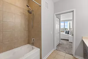 757 N Orleans St, Chicago, IL 60654 - Photo 19