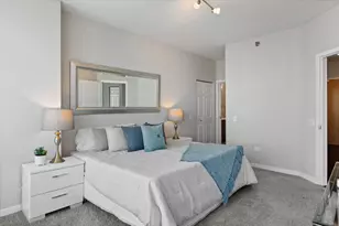 757 N Orleans St, Chicago, IL 60654 - Photo 17