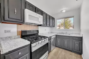 526 Alton Ct, Carol Stream, IL 60188 - Photo 9
