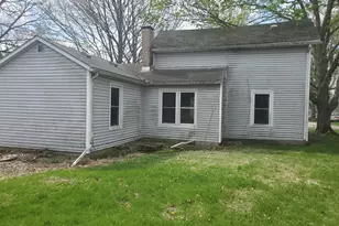 321 E Seminary Ave, Onarga, IL 60955 - Photo 3