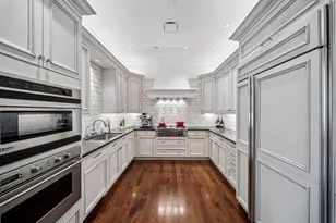 270 E Pearson St, Chicago, IL 60611 - Photo 5