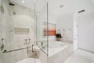 270 E Pearson St, Chicago, IL 60611 - Photo 13