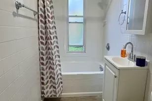 11733 S Stewart Ave, Chicago, IL 60628 - Photo 9