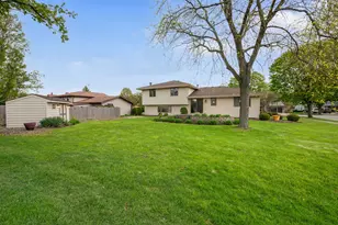 301 Greenfield Rd, Shorewood, IL 60404 - Photo 33