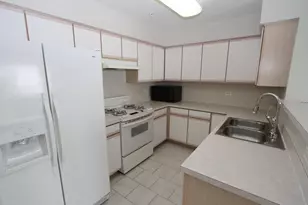 2554 Dickens Dr, Aurora, IL 60503 - Photo 5