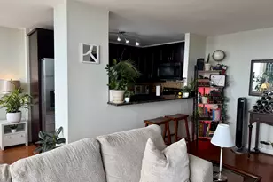 655 W Irving Park Rd, Chicago, IL 60613 - Photo 5
