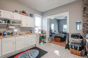 605 E Empire St, Bloomington, IL 61701 - Photo 7