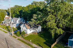 605 E Empire St, Bloomington, IL 61701 - Photo 25