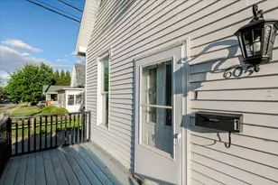 605 E Empire St, Bloomington, IL 61701 - Photo 3