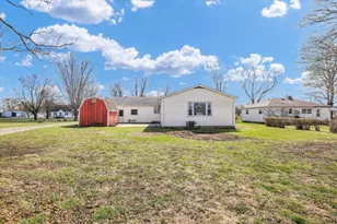 341 W Spruce St, Paxton, IL 60957 - Photo 31