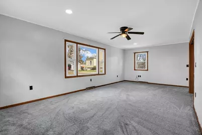 341 W Spruce Street, Paxton, IL 60957 - Photo 15