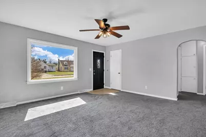 341 W Spruce Street, Paxton, IL 60957 - Photo 7