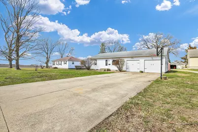 341 W Spruce Street, Paxton, IL 60957 - Photo 3
