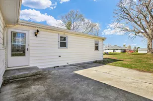 341 W Spruce St, Paxton, IL 60957 - Photo 29
