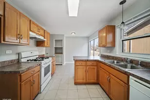 526 King Arthur Way, Bolingbrook, IL 60440 - Photo 15