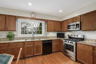 1327 Shagbark Ln, Wheaton, IL 60187 - Photo 11