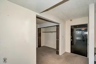 1050 N Farnsworth Ave, Aurora, IL 60505 - Photo 11