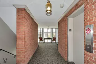 1050 N Farnsworth Ave, Aurora, IL 60505 - Photo 23