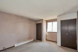 1050 N Farnsworth Ave, Aurora, IL 60505 - Photo 15