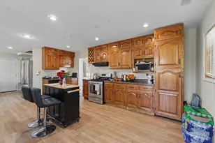 5555 Thrush Ave, Decatur, IL 62521 - Photo 9