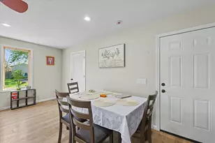 5555 Thrush Ave, Decatur, IL 62521 - Photo 7