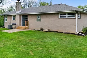 2015 Maplewood Rd, Northbrook, IL 60062 - Photo 17