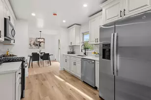 2015 Maplewood Rd, Northbrook, IL 60062 - Photo 5