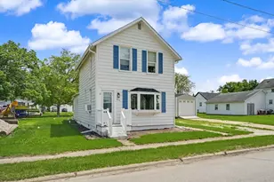 214 S Railroad Ave, Buckley, IL 60918 - Photo 3