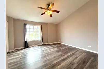 211 Pembrook Court, Round Lake Beach, IL 60073 - Photo 9