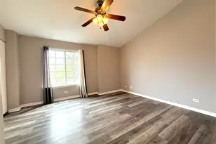 211 Pembrook Ct, Round Lake Beach, IL 60073 - Photo 9