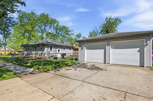 18655 Sherman St, Lansing, IL 60438 - Photo 21