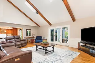 1385 Ginger Ln, Naperville, IL 60565 - Photo 5