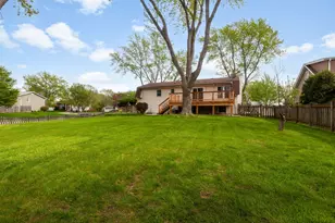 3990 Hudson Dr, Hoffman Estates, IL 60192 - Photo 17
