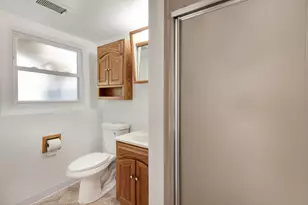 3990 Hudson Dr, Hoffman Estates, IL 60192 - Photo 13