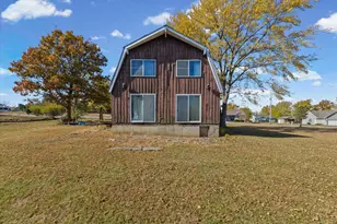 144 Pawnee Dr, Loda, IL 60948 - Photo 1