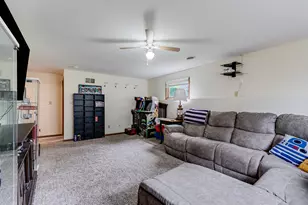 605 Davidson Dr, Minooka, IL 60447 - Photo 17