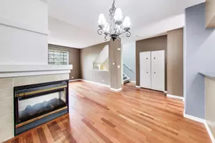 551 Cary Woods Cir, Cary, IL 60013 - Photo 9
