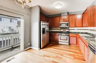 551 Cary Woods Cir, Cary, IL 60013 - Photo 13