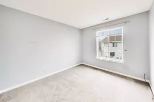 551 Cary Woods Cir, Cary, IL 60013 - Photo 19