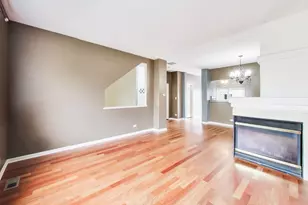 551 Cary Woods Cir, Cary, IL 60013 - Photo 7