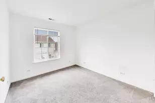 551 Cary Woods Cir, Cary, IL 60013 - Photo 21